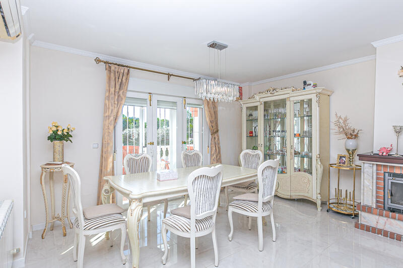 4 bedroom Villa for sale