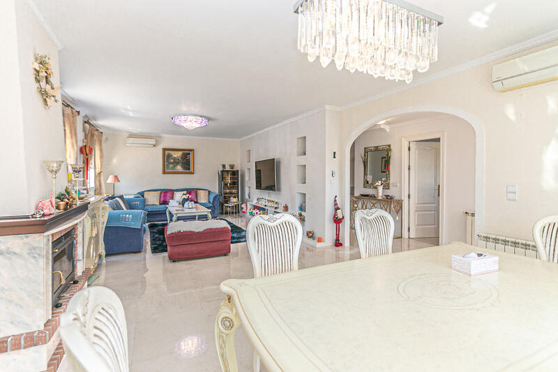 4 bedroom Villa for sale
