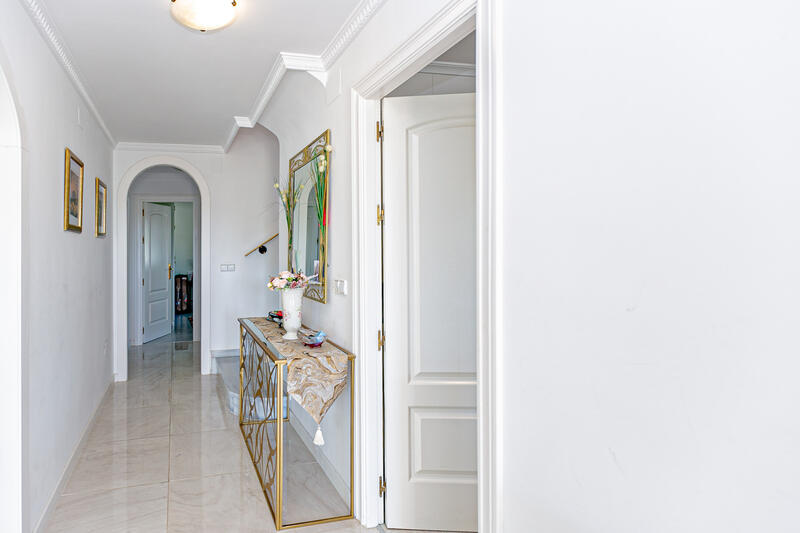 4 bedroom Villa for sale