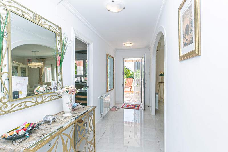 4 bedroom Villa for sale
