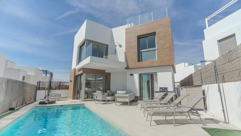 Villa à vendre dans Villamartin, Alicante