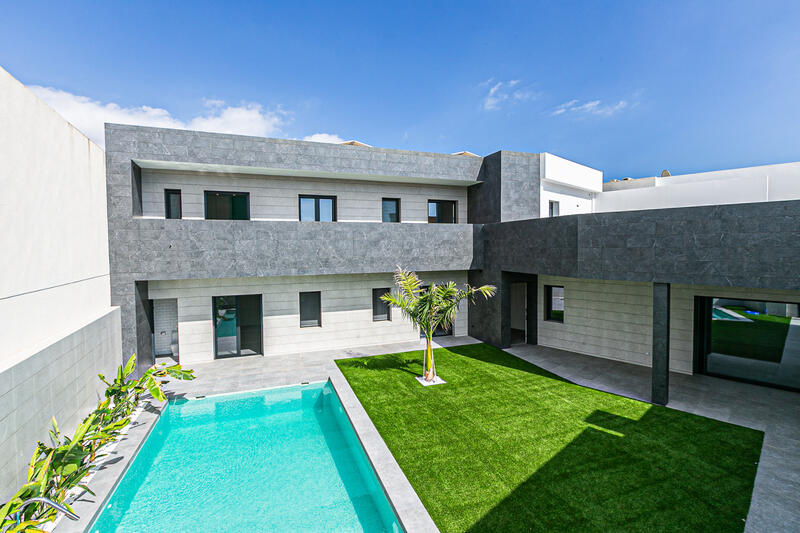Villa for sale in Cañadas de San Pedro, Murcia