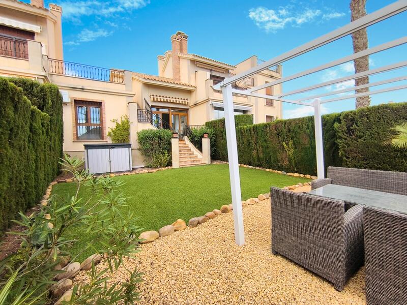 Villa en venta en Algorfa, Alicante