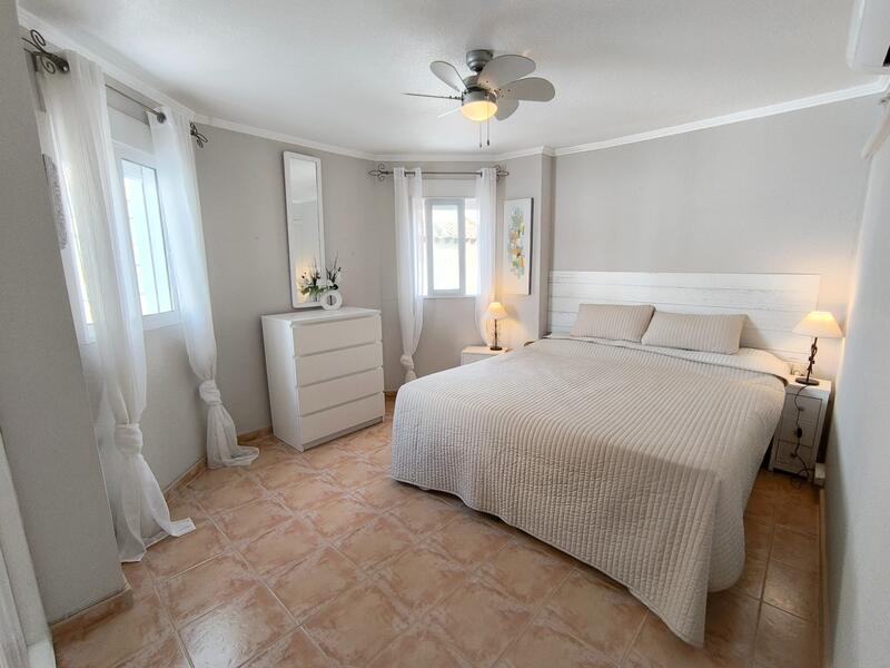 3 slaapkamer Gezinswoning Te koop