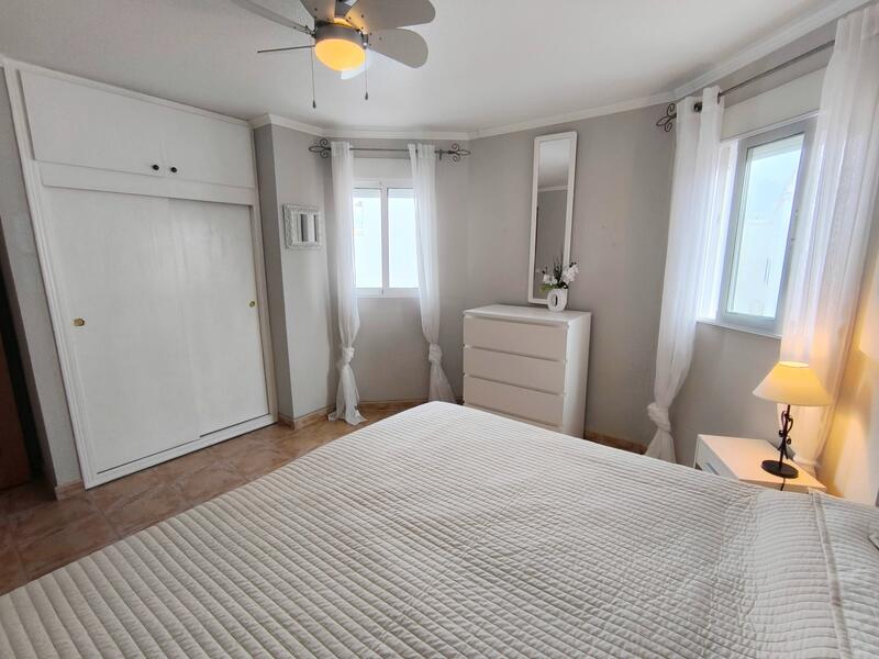 3 slaapkamer Gezinswoning Te koop