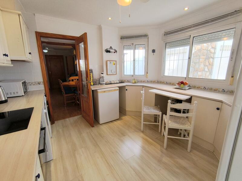 3 slaapkamer Gezinswoning Te koop