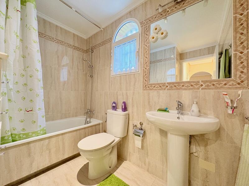 2 Cuarto Villa en venta