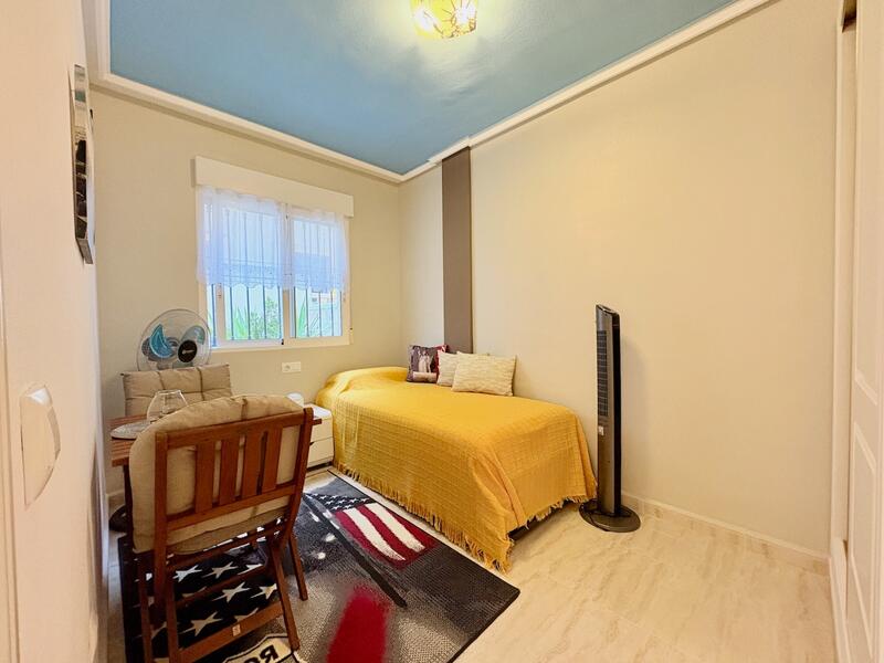 2 Cuarto Villa en venta