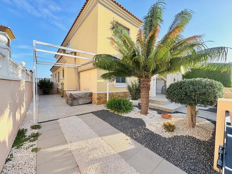 2 Cuarto Villa en venta