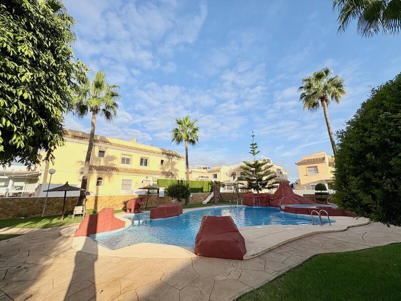 2 Cuarto Villa en venta