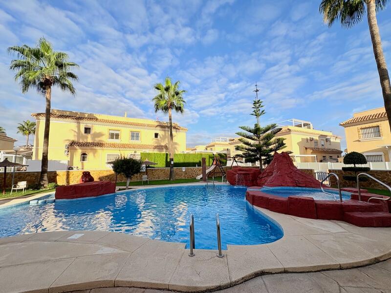 2 Cuarto Villa en venta