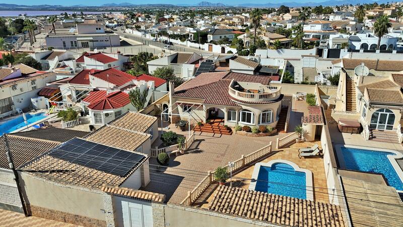 4 спальная комната вилла продается