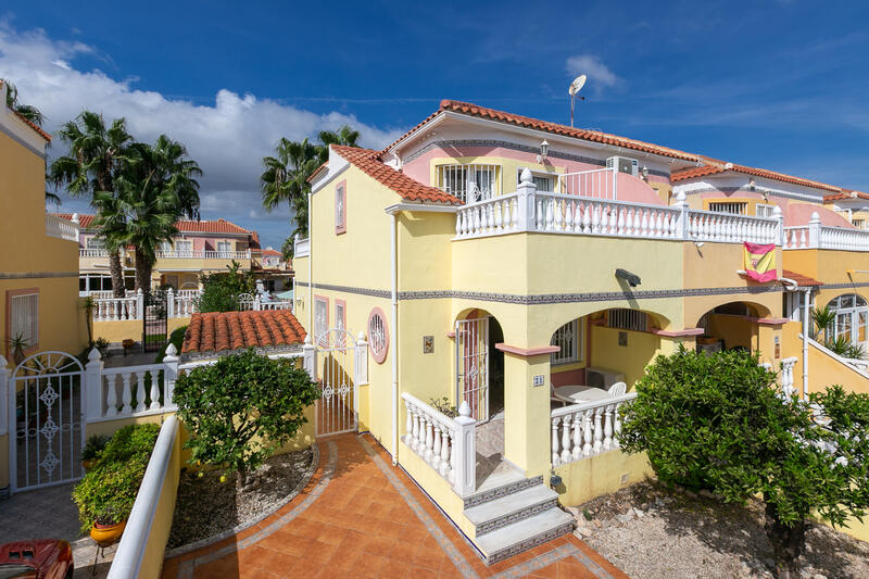 Byhus til salg i Cabo Roig, Alicante