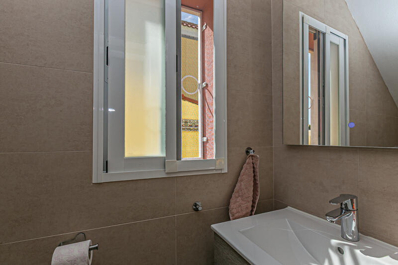 3 bedroom Townhouse for sale