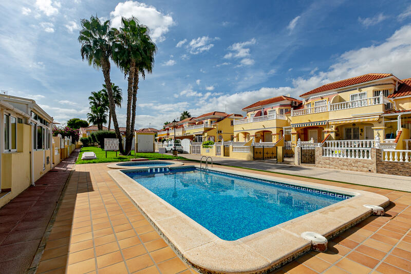 3 bedroom Townhouse for sale