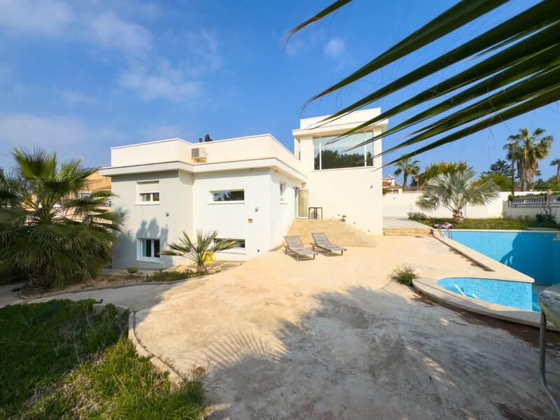 4 bedroom Villa for sale