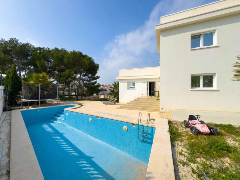4 bedroom Villa for sale