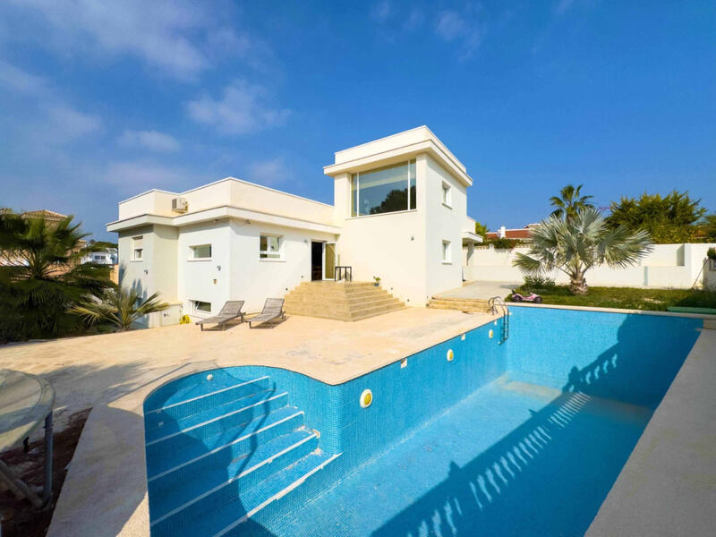 4 bedroom Villa for sale