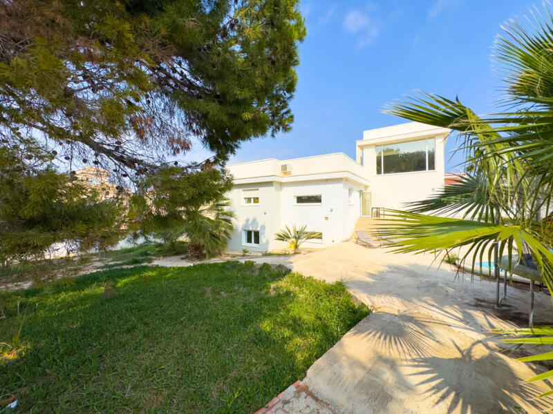 4 bedroom Villa for sale