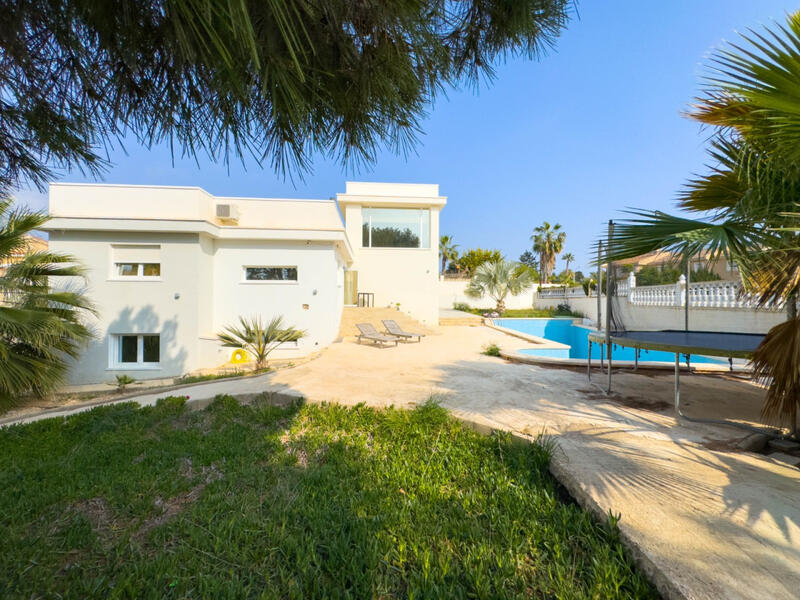 4 bedroom Villa for sale