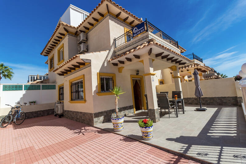Dúplex en venta en Playa Flamenca, Alicante Dúplex en venta en Playa Flamenca, Alicante