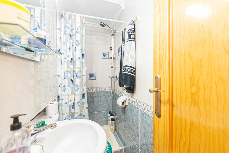 3 спальная комната городская тюрьма продается 3 спальная комната городская тюрьма продается