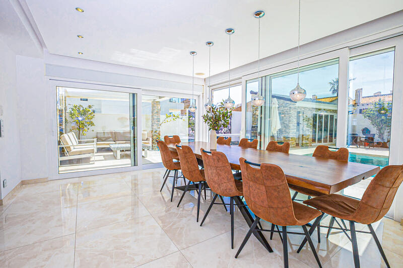 4 bedroom Villa for sale 4 bedroom Villa for sale