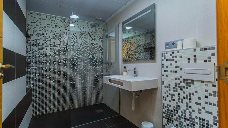 6 bedroom Villa for sale