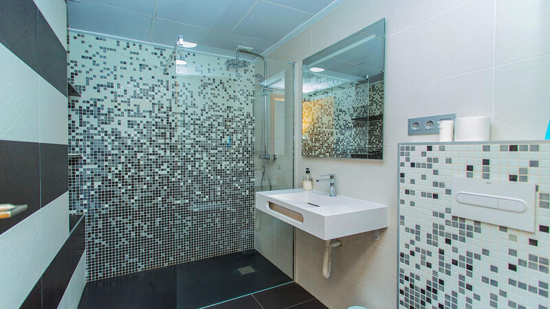 6 bedroom Villa for sale