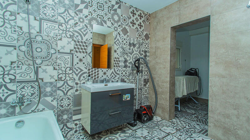 6 bedroom Villa for sale