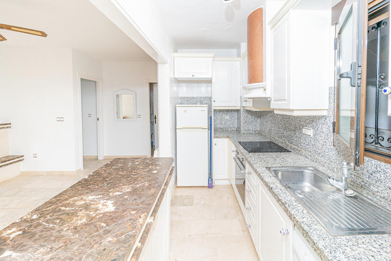 3 bedroom Apartment for sale