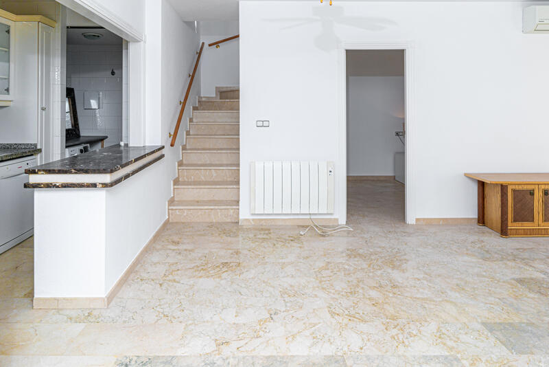 3 bedroom Apartment for sale