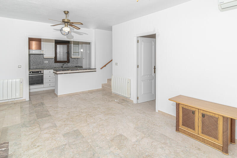 3 bedroom Apartment for sale