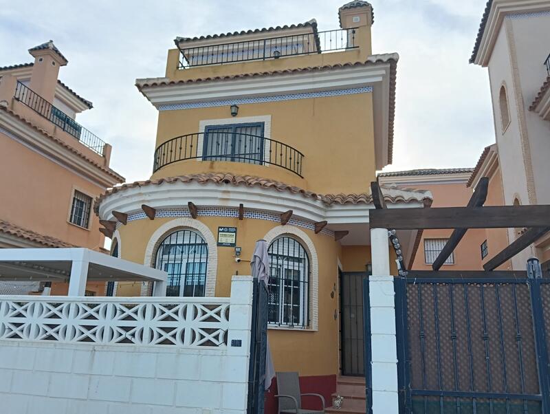 3 Cuarto Villa en venta