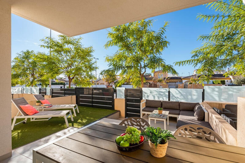 2 slaapkamer Appartement Te koop 2 slaapkamer Appartement Te koop