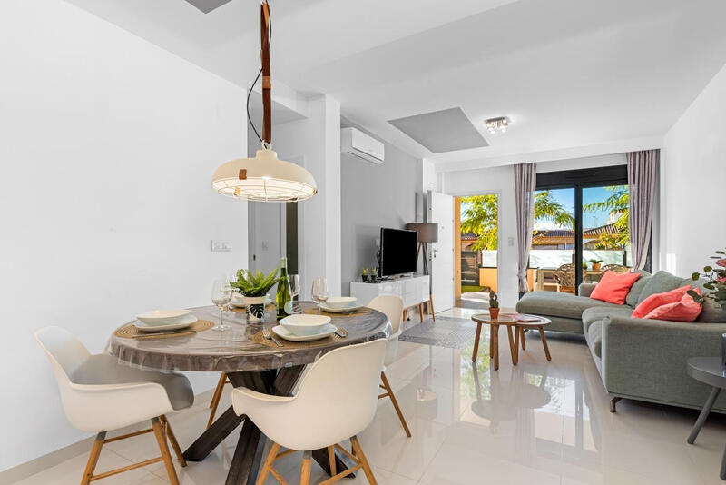 2 slaapkamer Appartement Te koop 2 slaapkamer Appartement Te koop