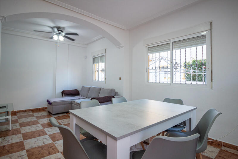 2 Schlafzimmer Duplex zu verkaufen