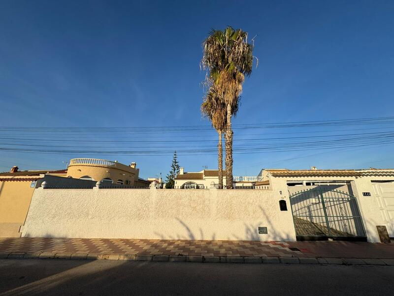 2 bedroom Villa for sale