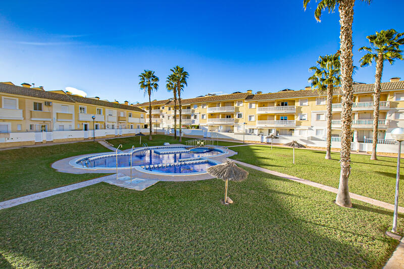 Apartment for sale in Lomas De Cabo Roig, Alicante