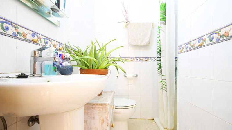 3 спальная комната городская тюрьма продается