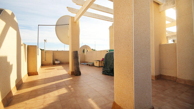 3 спальная комната городская тюрьма продается