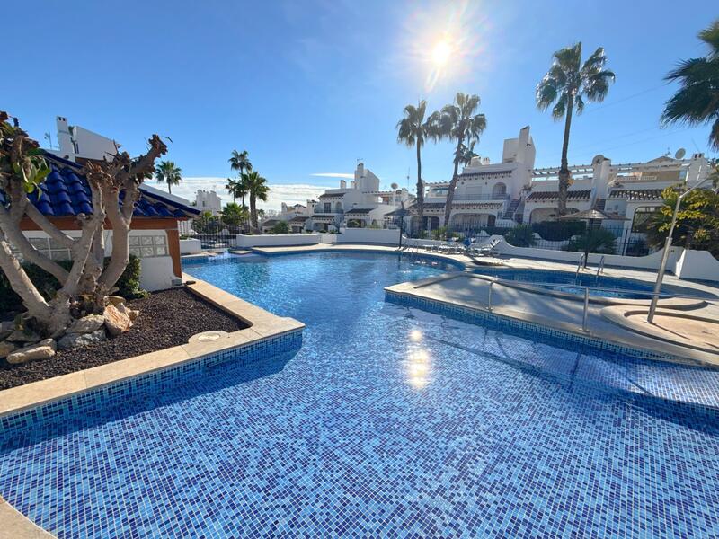 3 slaapkamer Gezinswoning Te koop