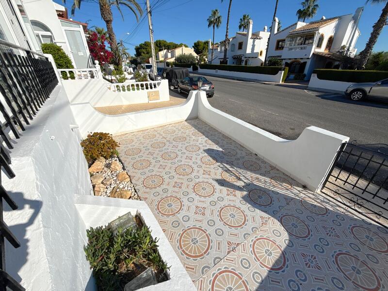 3 slaapkamer Gezinswoning Te koop