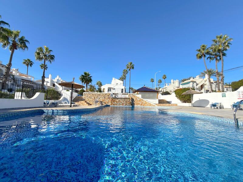 3 slaapkamer Gezinswoning Te koop