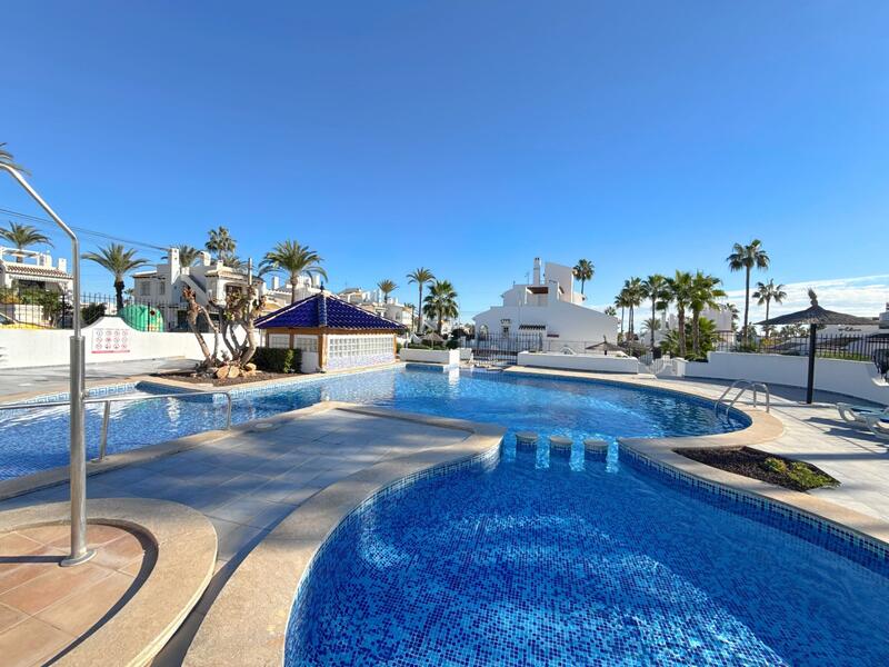 3 slaapkamer Gezinswoning Te koop