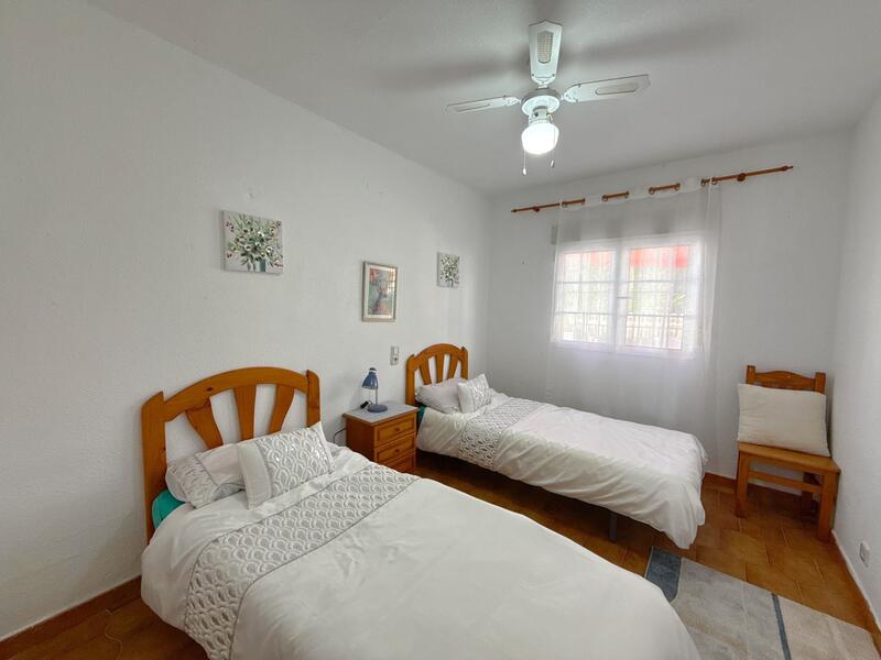 3 slaapkamer Gezinswoning Te koop