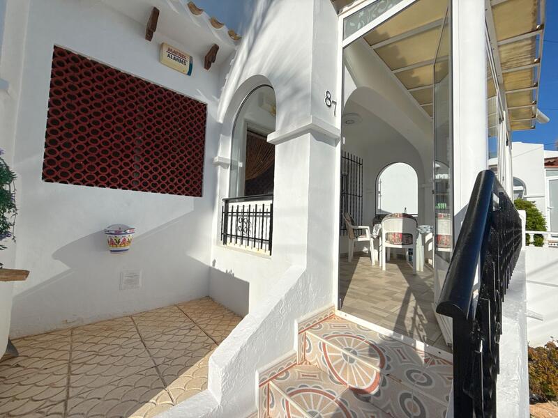 3 slaapkamer Gezinswoning Te koop