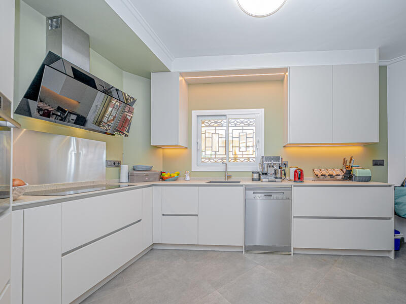 3 Schlafzimmer Villa zu verkaufen 3 Schlafzimmer Villa zu verkaufen