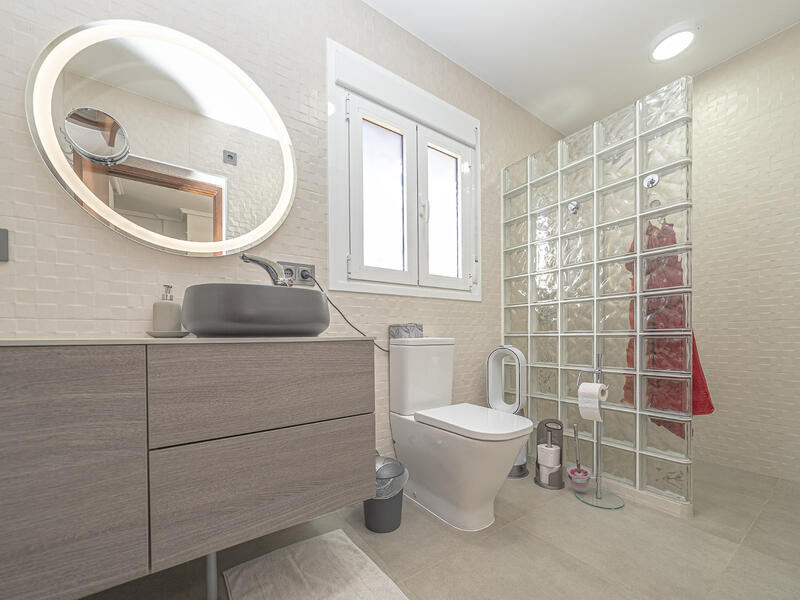 3 Schlafzimmer Villa zu verkaufen 3 Schlafzimmer Villa zu verkaufen