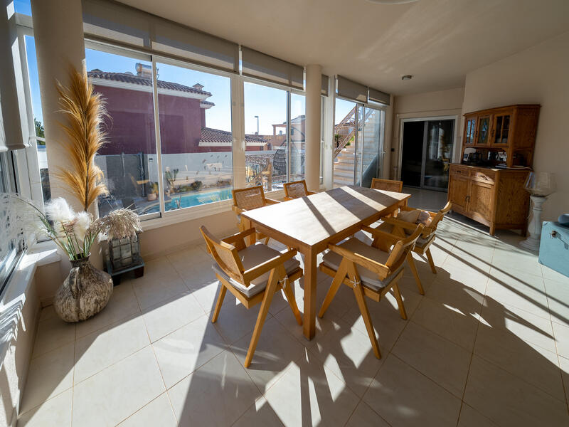 3 Schlafzimmer Villa zu verkaufen 3 Schlafzimmer Villa zu verkaufen